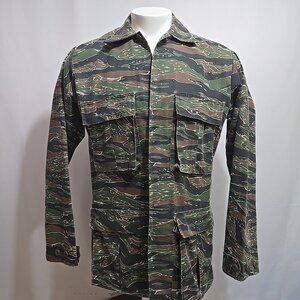 Vintage Burk Gung Ho Tiger Stripe Jacket Mens Medium Camo Military Combat